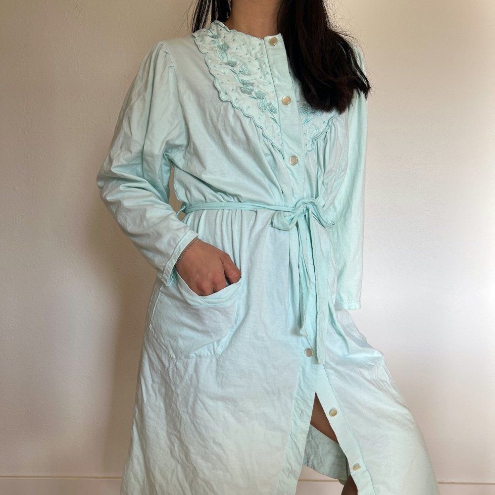 Vintage 1970s soft knit green long sleeve robe embroidered yoke detail medium - Picture 9 of 10